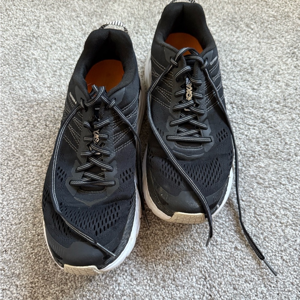 Women’s Hoka Clifton 6 size 8
